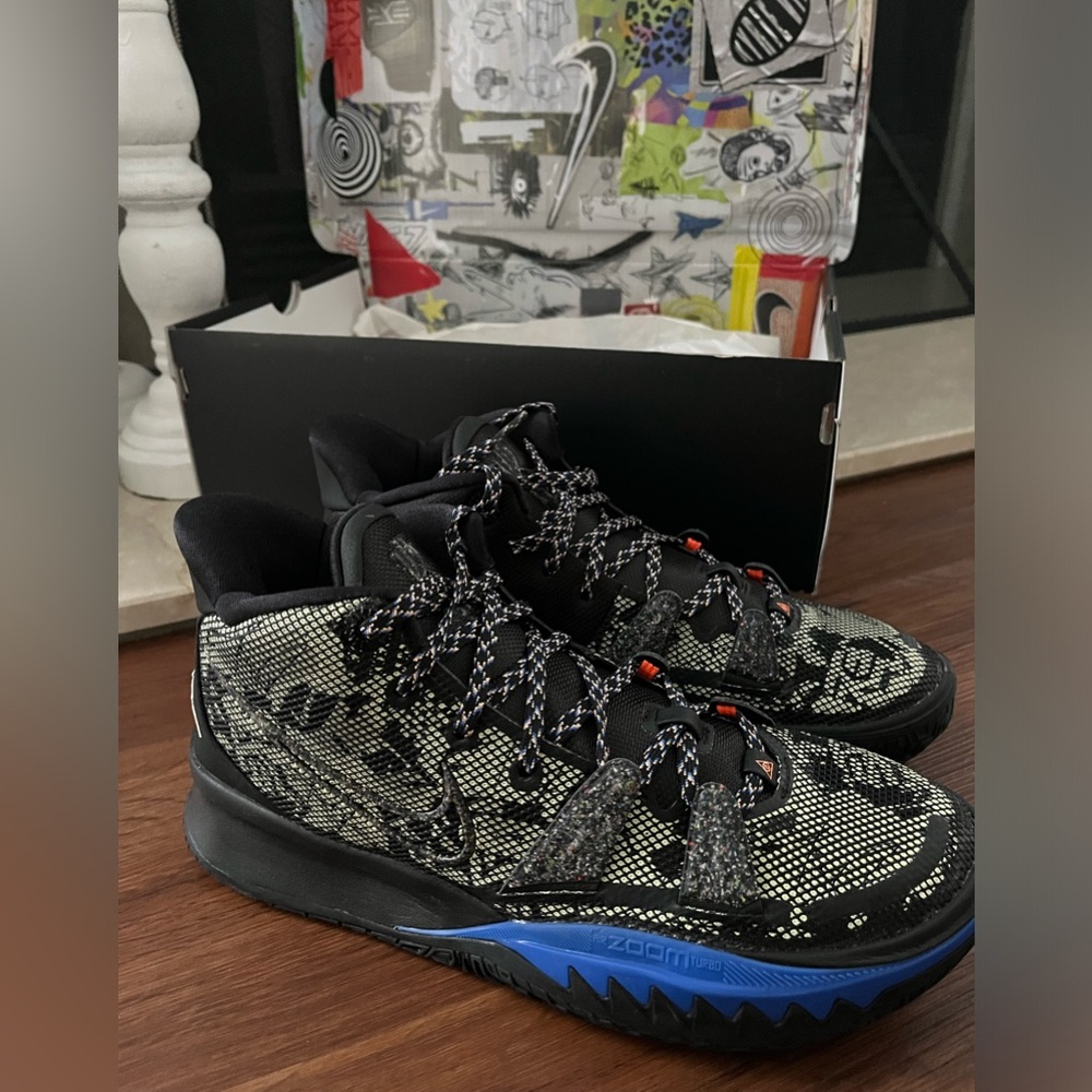 Nike kyrie 7 size 8.5
